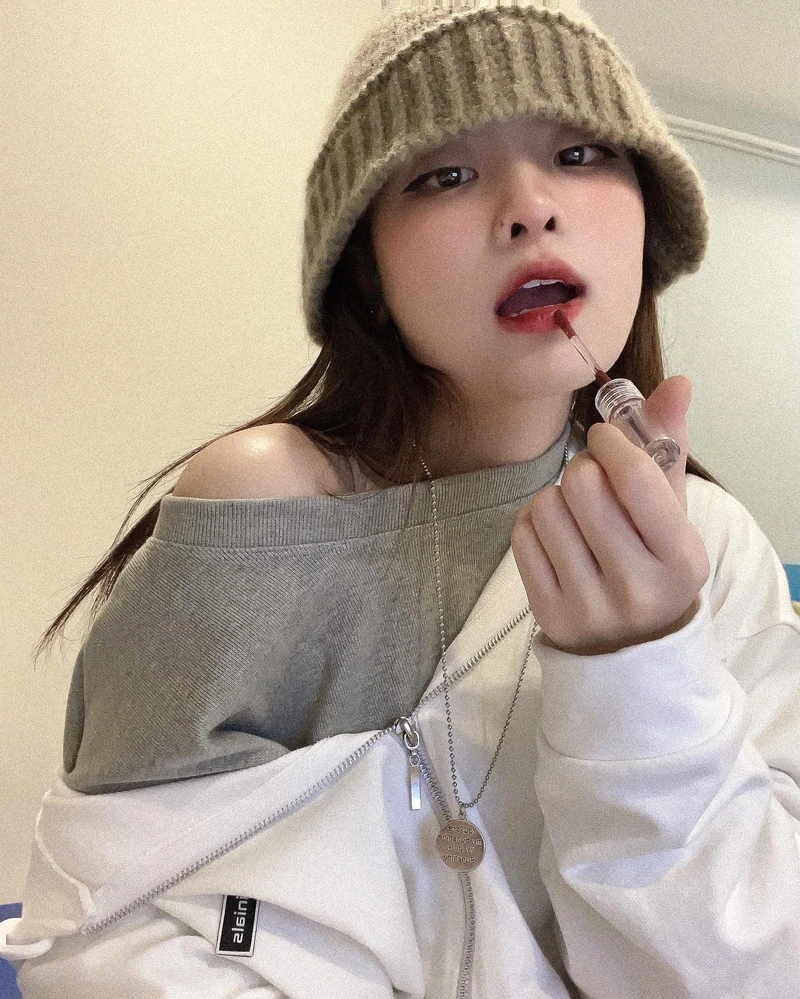 Ngọc Kem khỏa thân sexy vòng ba cuốn hút