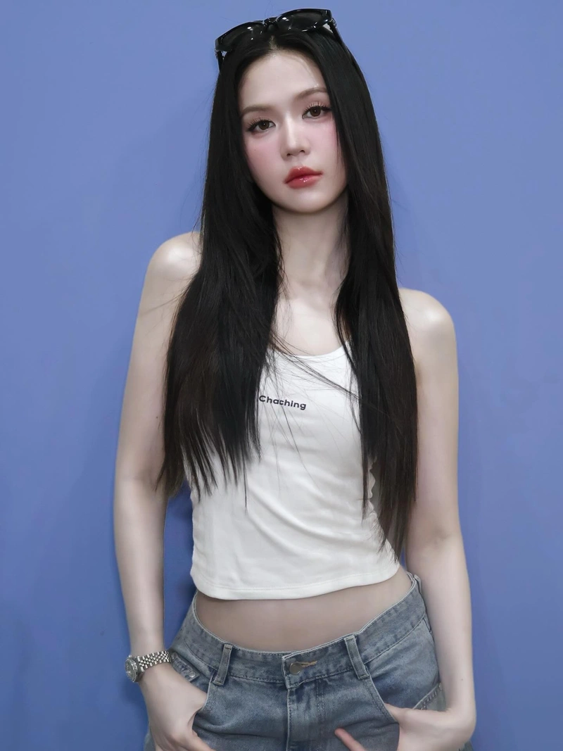 Ngọc Trinh bikini gợi tình vòng ba khủng