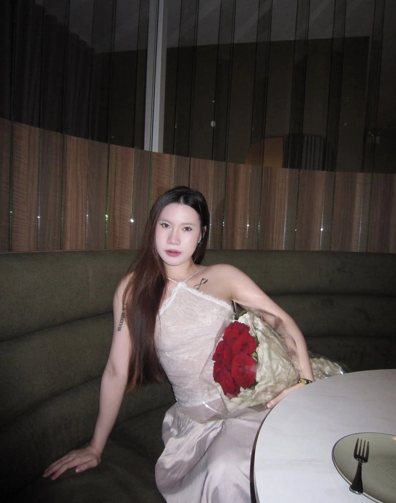 Người đẹp xinh áo yếm ngọt ngào
