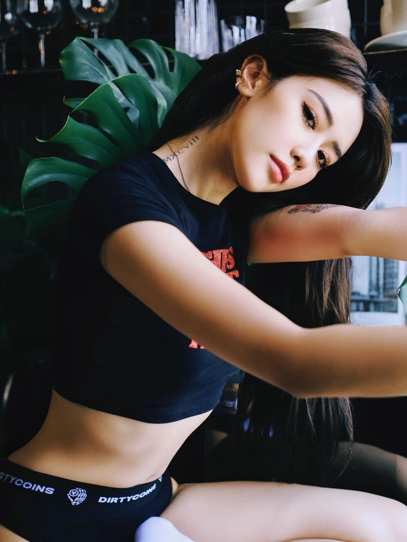 Quyên Qui không che khoe thân nóng bỏng siêu phẩm