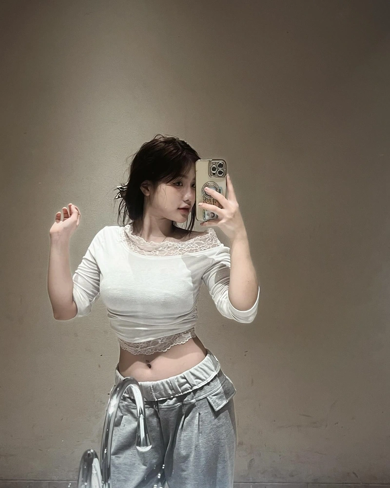 TikToker Lan Xinh Yêu Lanhxinhyeu06 nude 2K hút hồn