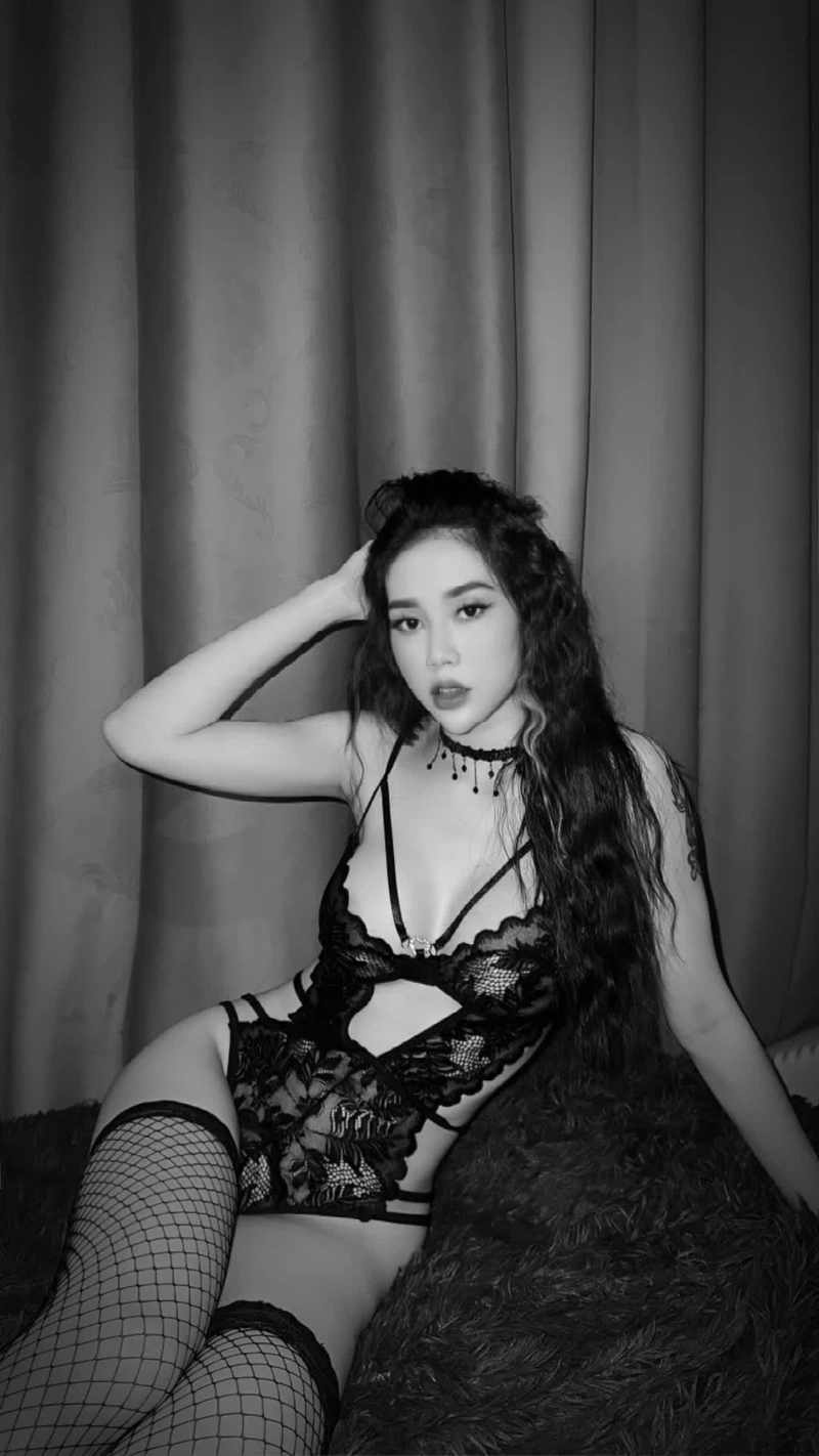 Tuệ Vy Tiktoker sexy khoe thân quyến rũ siêu phẩm